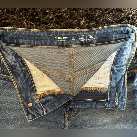 Old Navy. OG Straight. Size 2 Petite. Medium wash. High-rise. - Picture 3 of 8